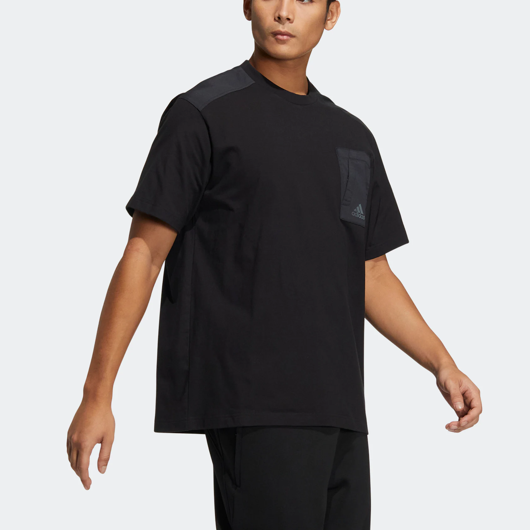 Men's adidas Solid Color Round Neck Pullover Short Sleeve Black T-Shirt HD0042