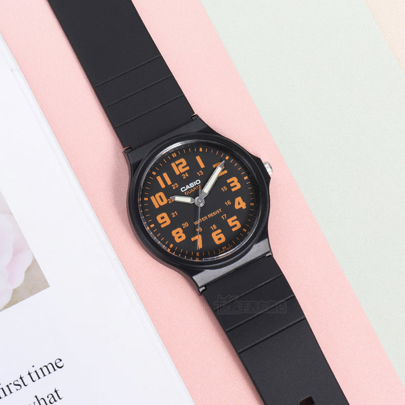 CASIO Waterproof Quartz Mens Black Analog MQ-71-4B