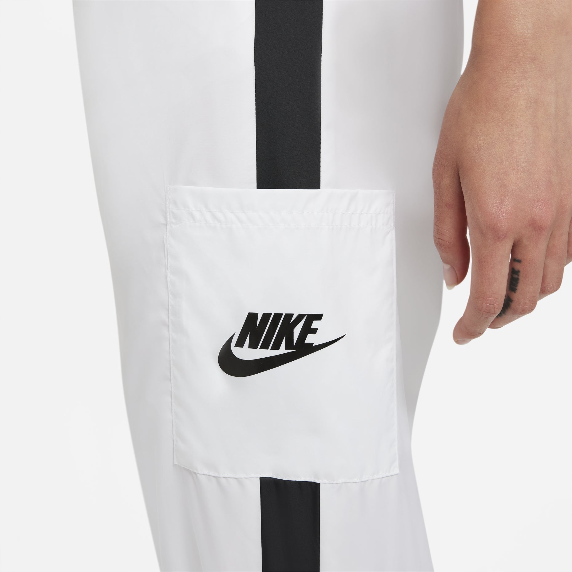 (WMNS) Nike Sportswear Woven Pants  'White Black' CJ7347-100