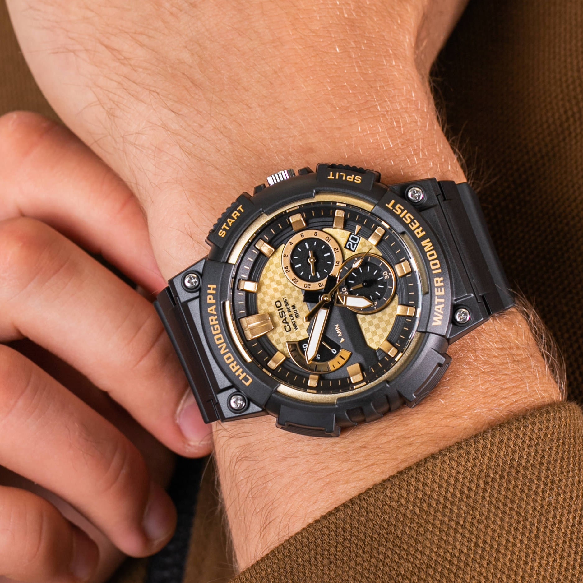 CASIO Waterproof Sports Quartz Mens Black/Gold Analog MCW-200H-9A