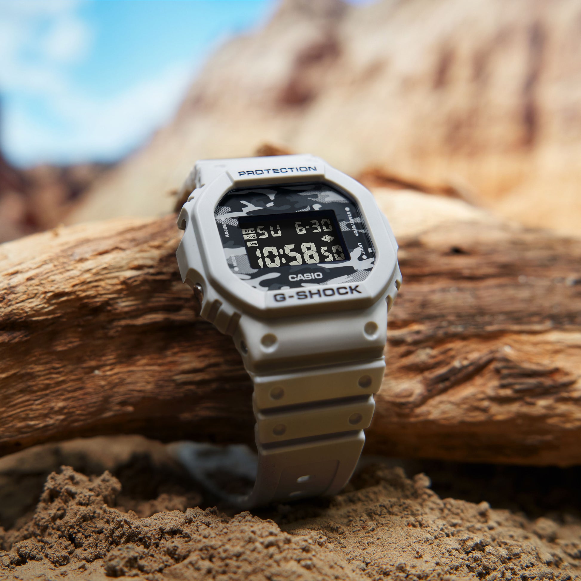 CASIO G-Shock Square 'Grey' DW-5600CA-8PR