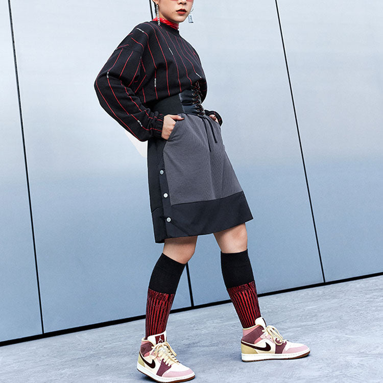 (WMNS) Air Jordan Contrasting Colors Vertical Stripes Round Neck Pullover Long Sleeves Black Hoodie DJ2624-010