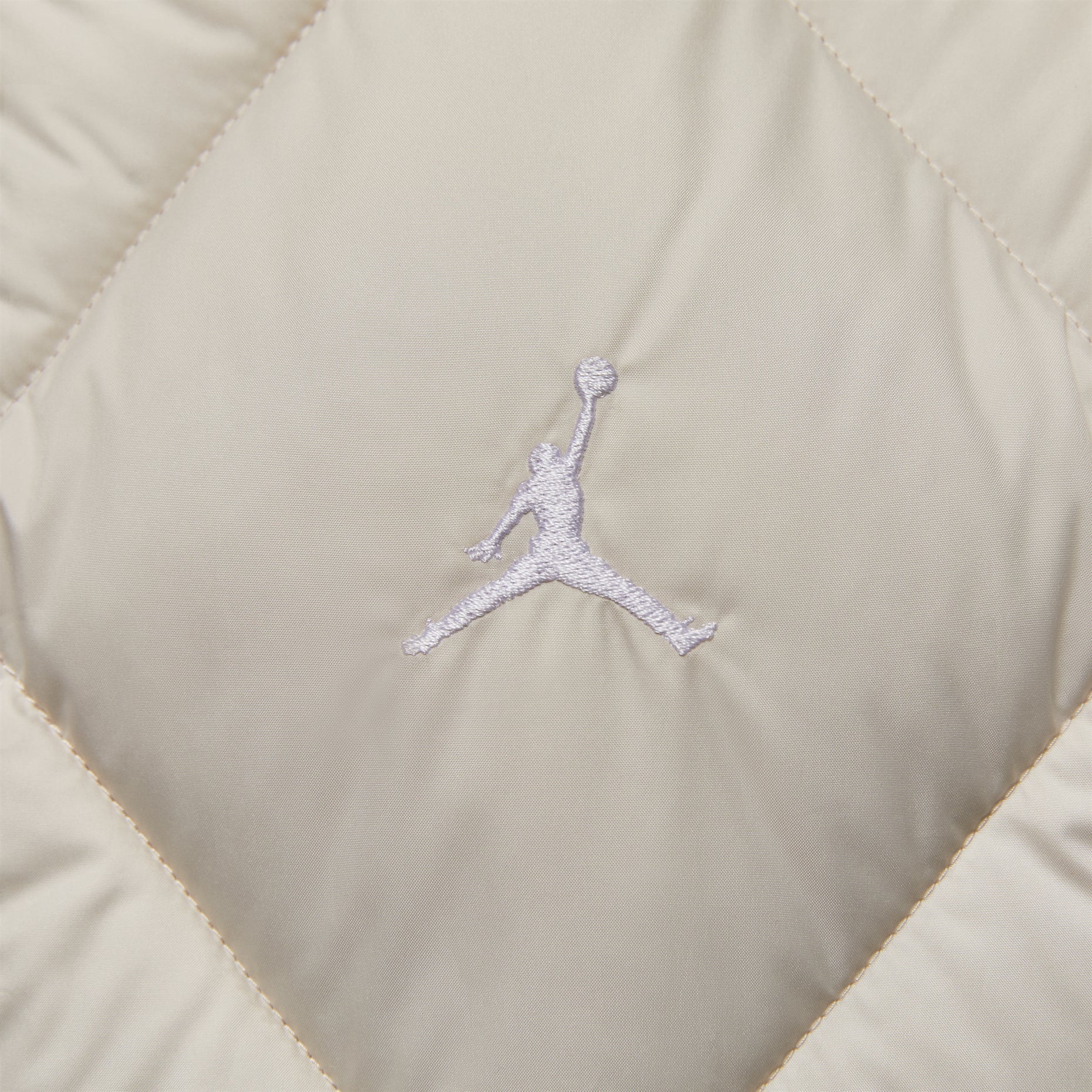 (WMNS) Air Jordan Brooklyn Quilted Puffer Jacket 'Light Orewood Brown' HV0418-104