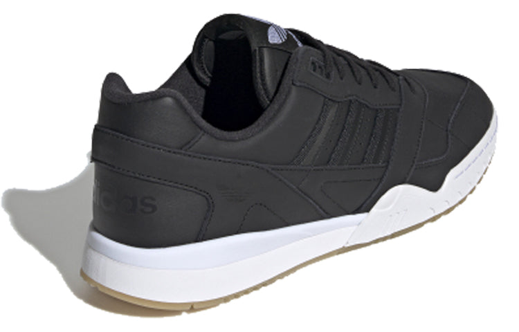 adidas originals A.R. Trainer EE5404