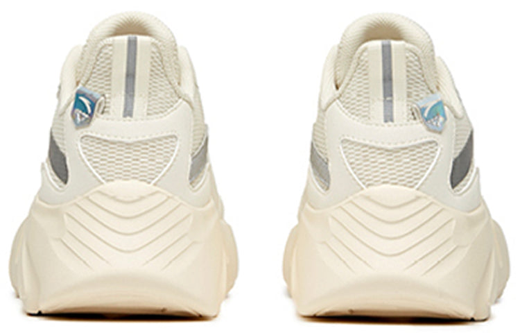 (WMNS) ANTA Running Series Sneakers 'Ivory Grey' 922035583-1