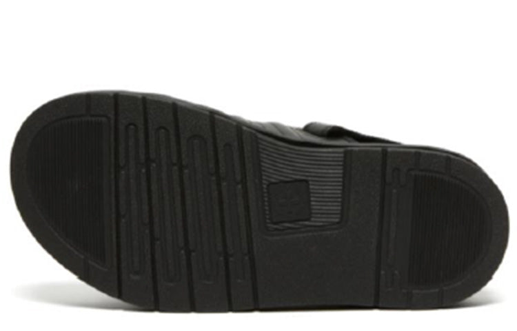 Dr. Martens Mura Suicoke 27392001