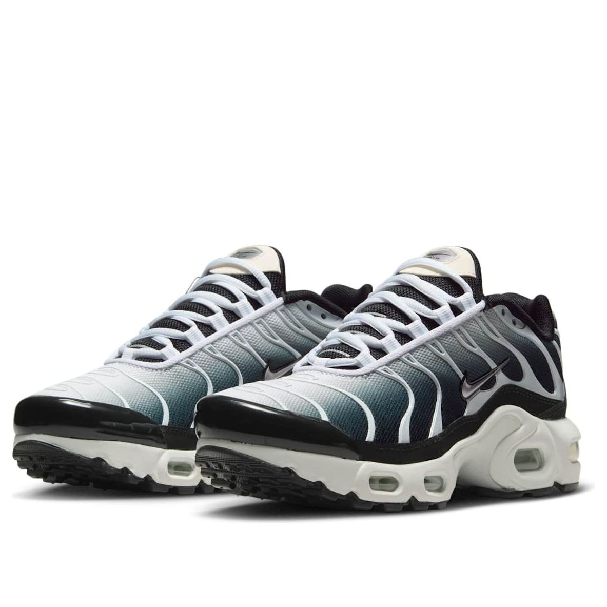(GS) Nike Air Max Plus 'Black White Sail Metallic Cool Grey' CD0609-026