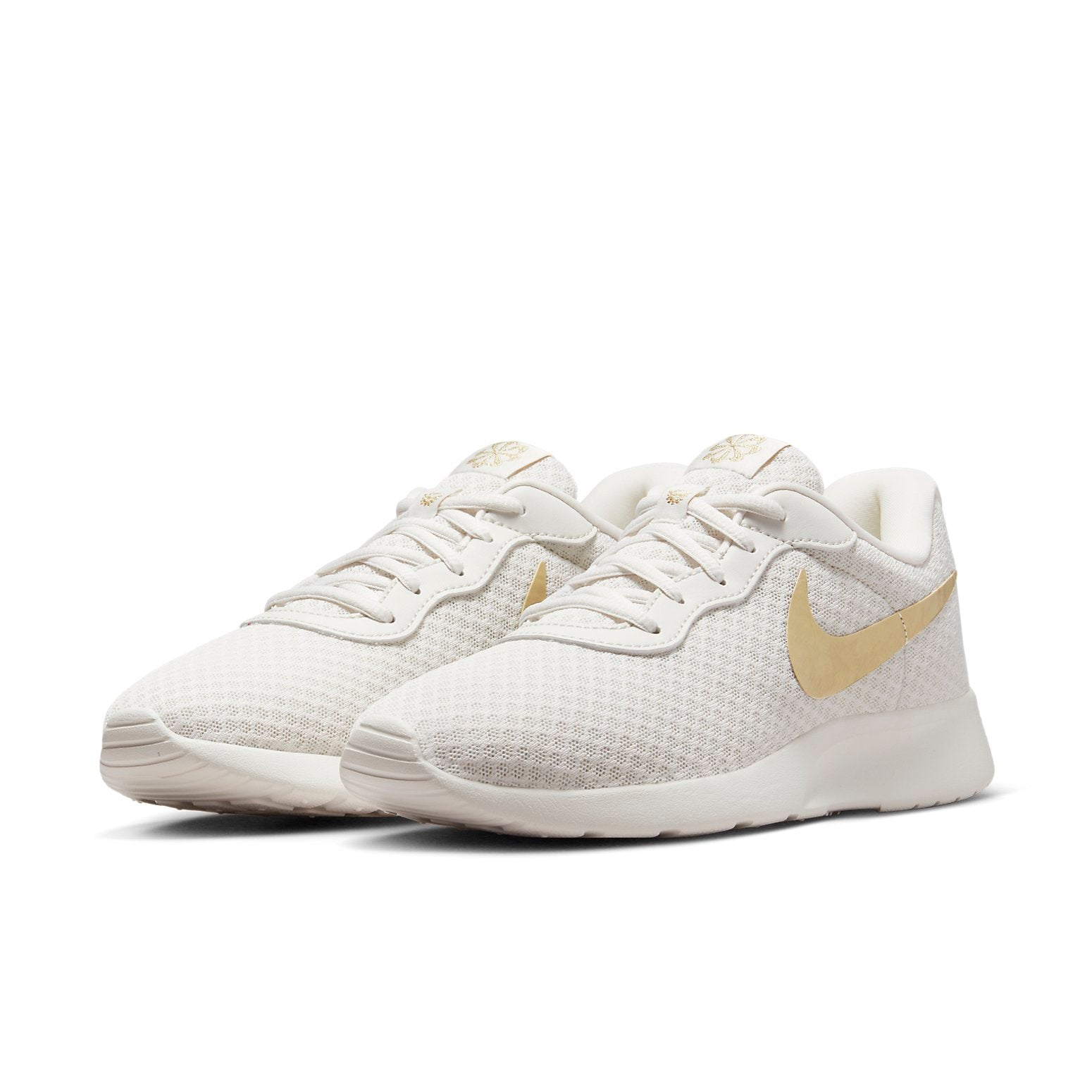 (WMNS) Nike Tanjun EasyOn 'Beige Metallic Gold' DV7786-006