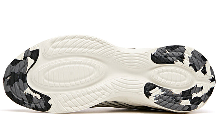 (WMNS) ANTA Edge 2 'White Black' 122045587-7