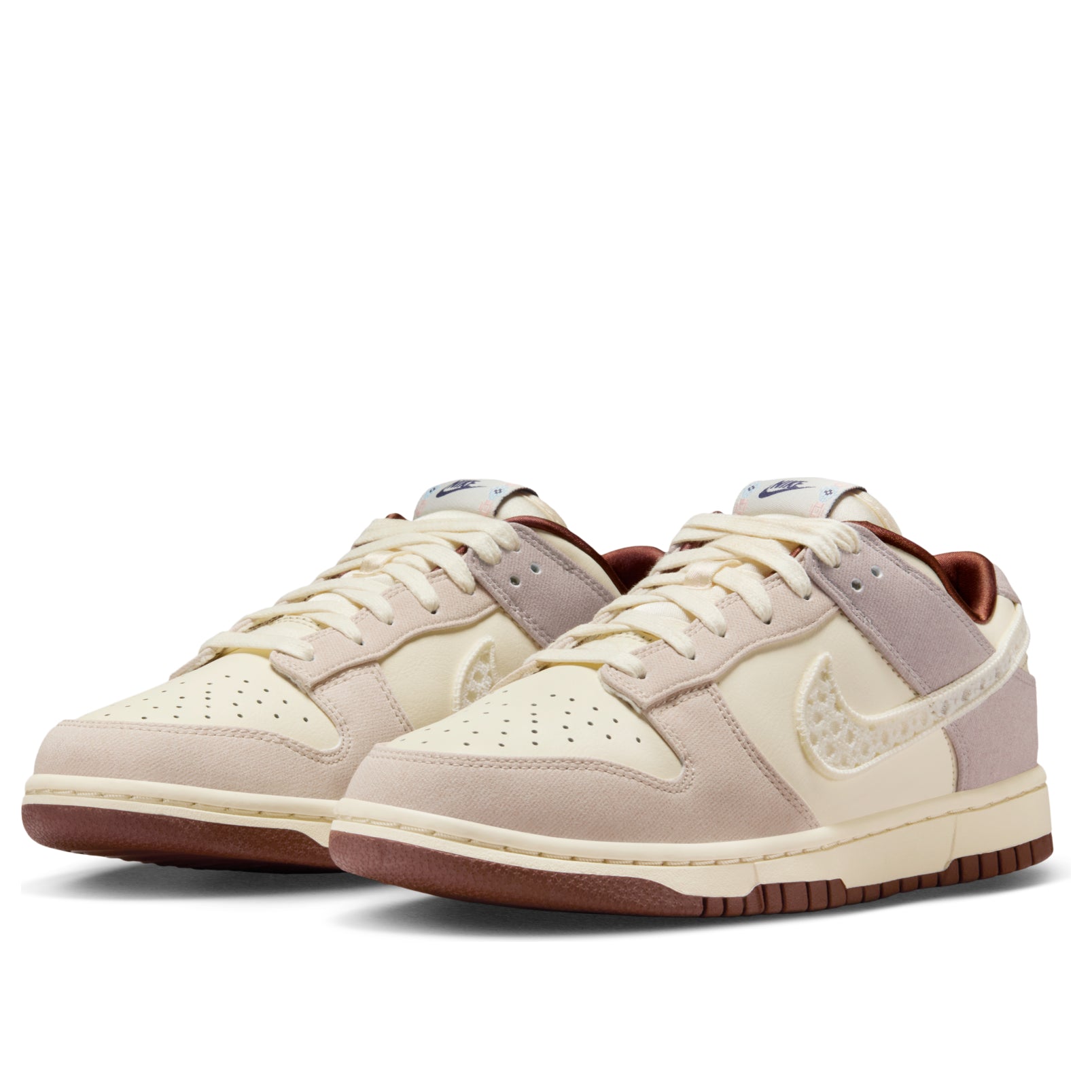 (WMNS) Nike Dunk Low 'Crochet Swoosh' IH7353-010