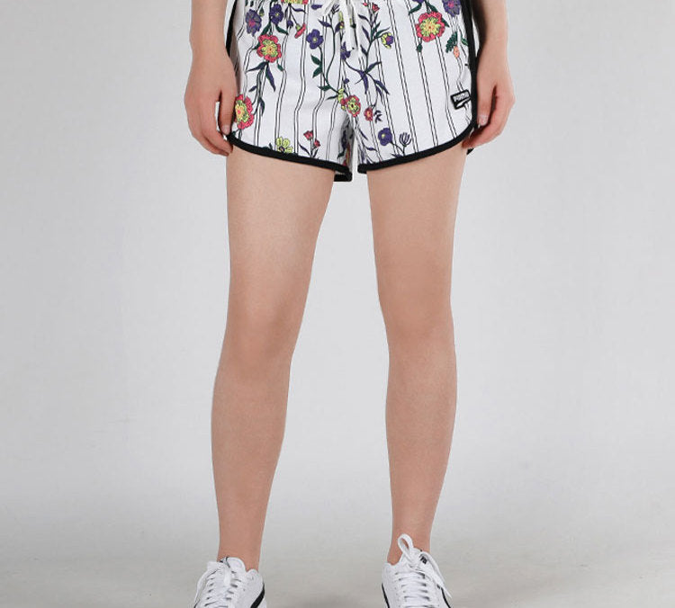 (WMNS) PUMA Casual Sports Lacing Flowers Knit Shorts White 597467-02