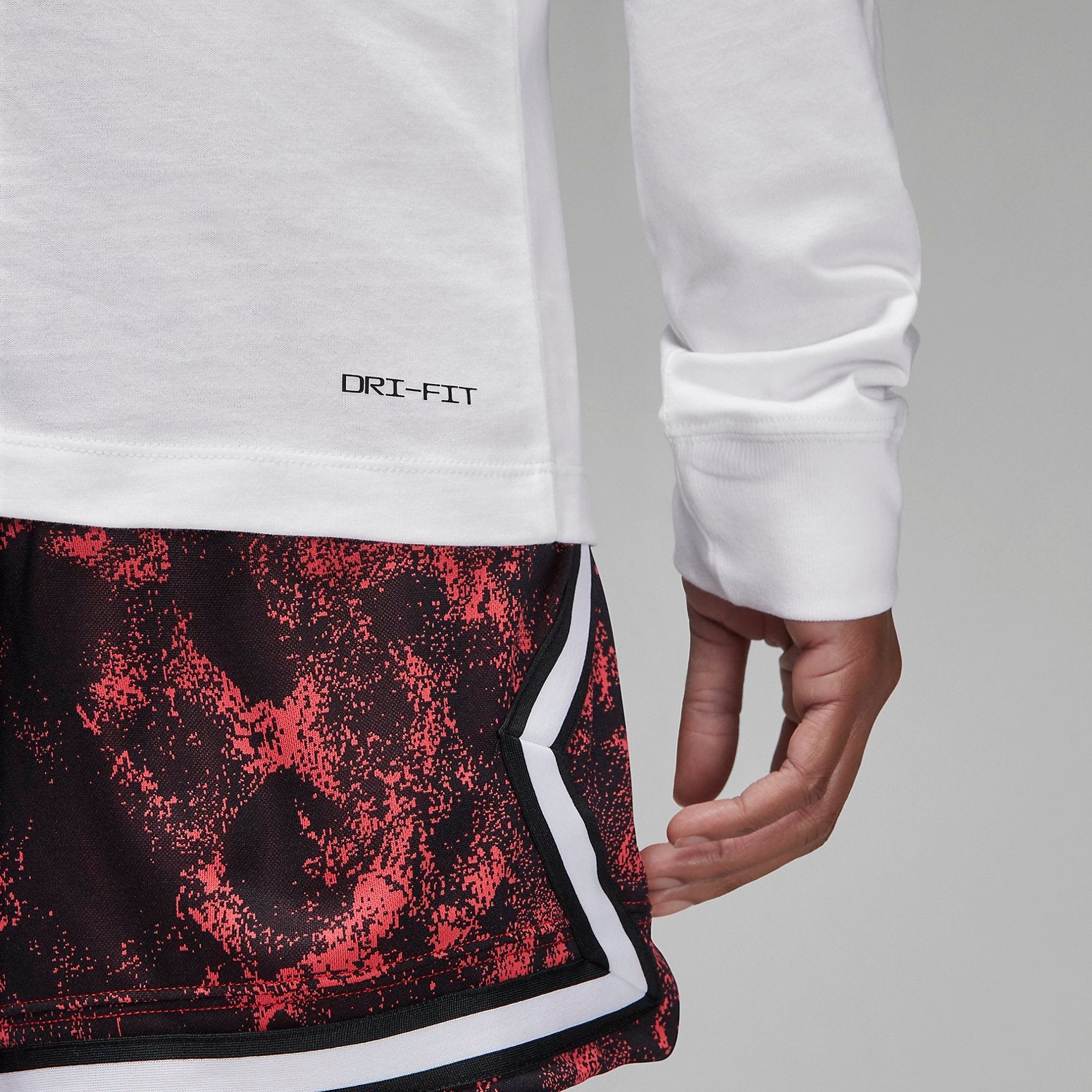 Air Jordan Long Sleeve Sport Graphic T-Shirt 'White Black' DV8446-100
