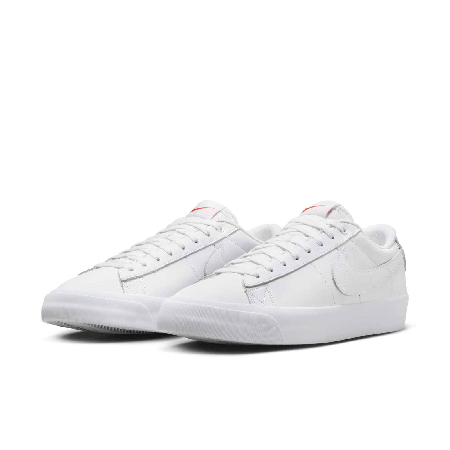 Nike SB Zoom Blazer Low Pro GT ISO 'Triple White' DR9099-101