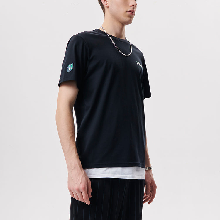 Men's FILA FUSION Baseball Sports Printing Round Neck Short Sleeve Dark Black T-Shirt T11M132105F-BK