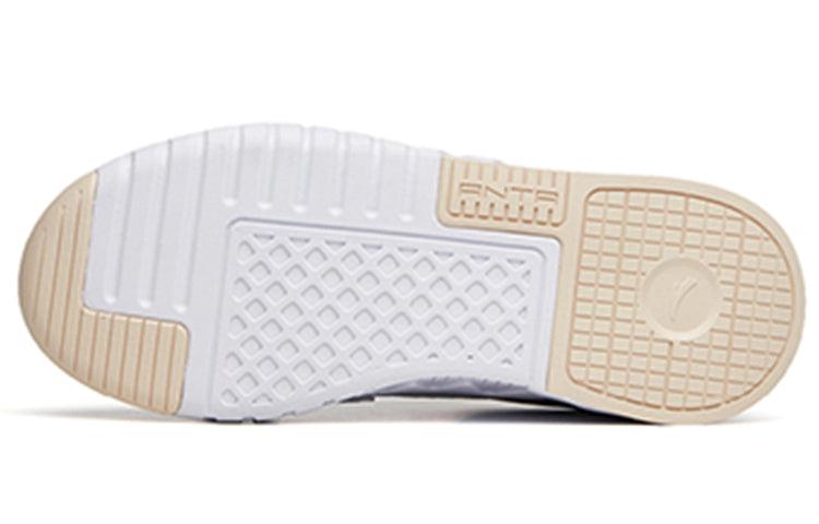 (WMNS) ANTA Life Series Sneakers 'White Grey Yellow' 922138051-1