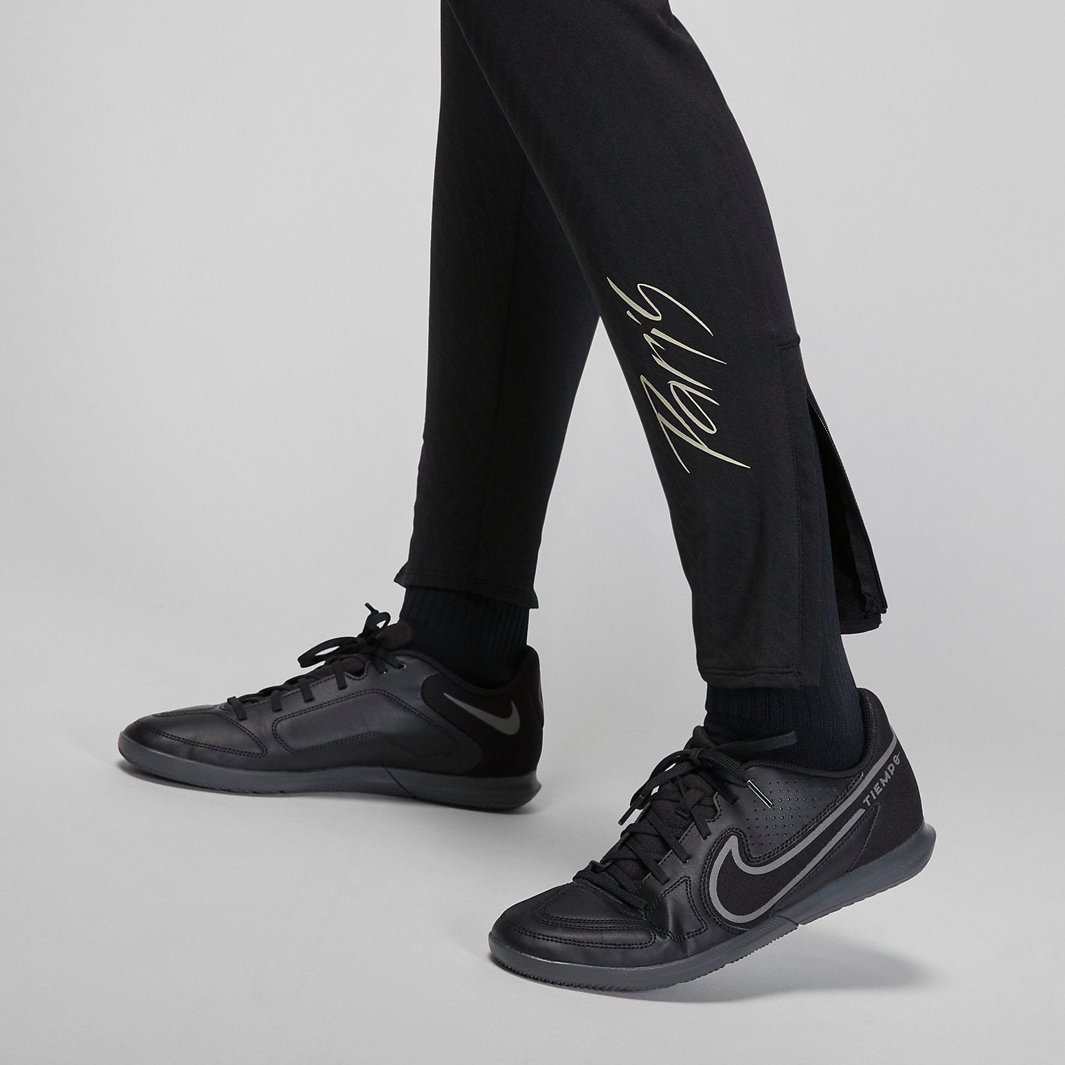 (WMNS) Air Jordan x Paris Saint-Germain Strike Third Football Knit Pants 'Black' DZ0899-010