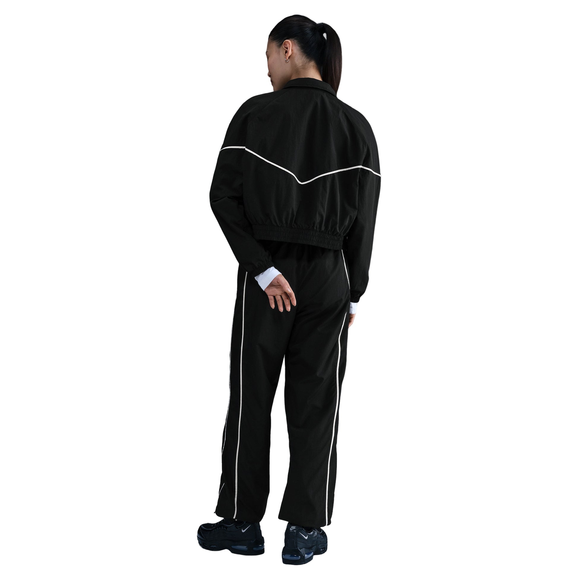 (WMNS) Nike Windrunner Oversized Woven Jacket 'Black Sail' IM8028-010