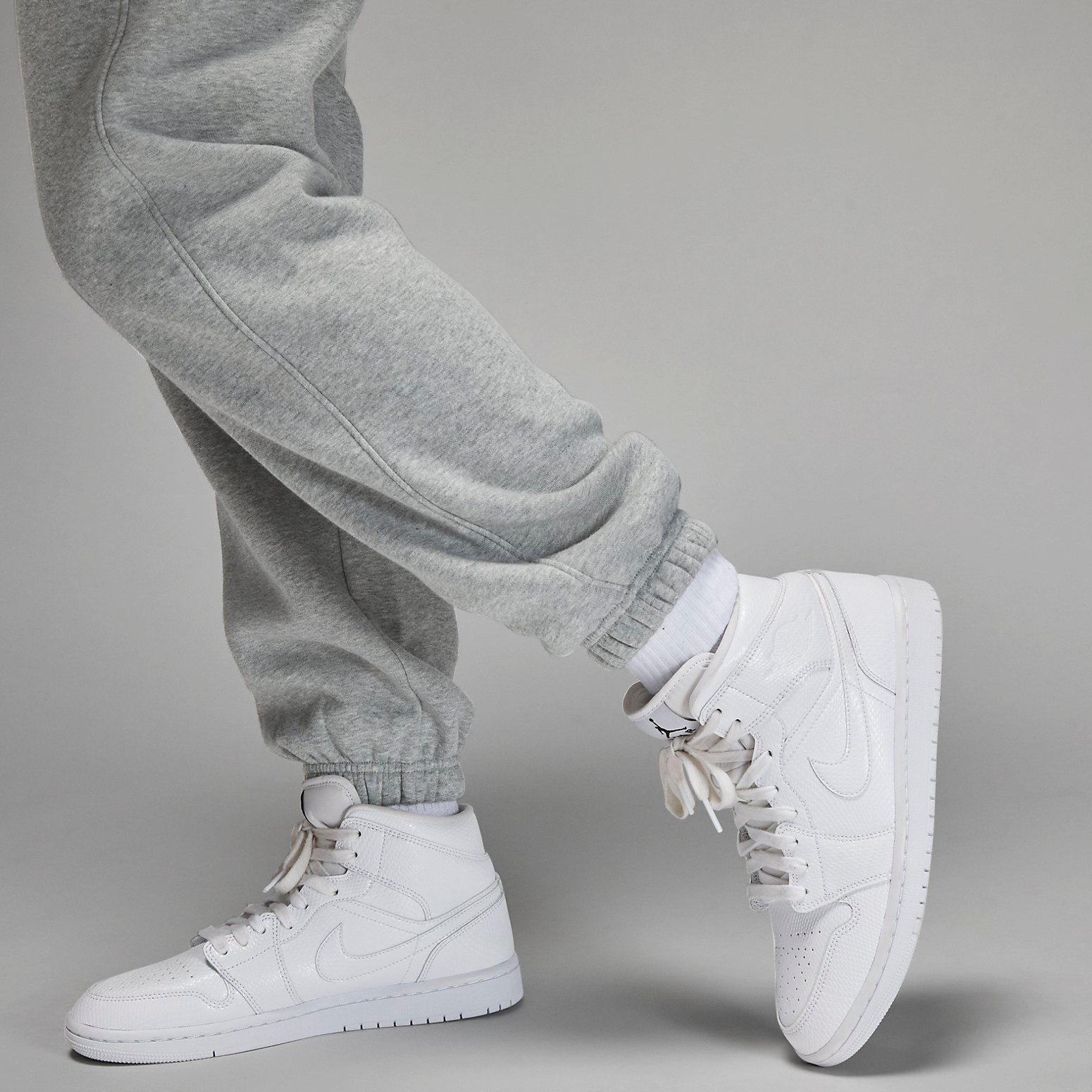(WMNS) Air Jordan Brooklyn Sweatpants 'Grey' FN4494-063