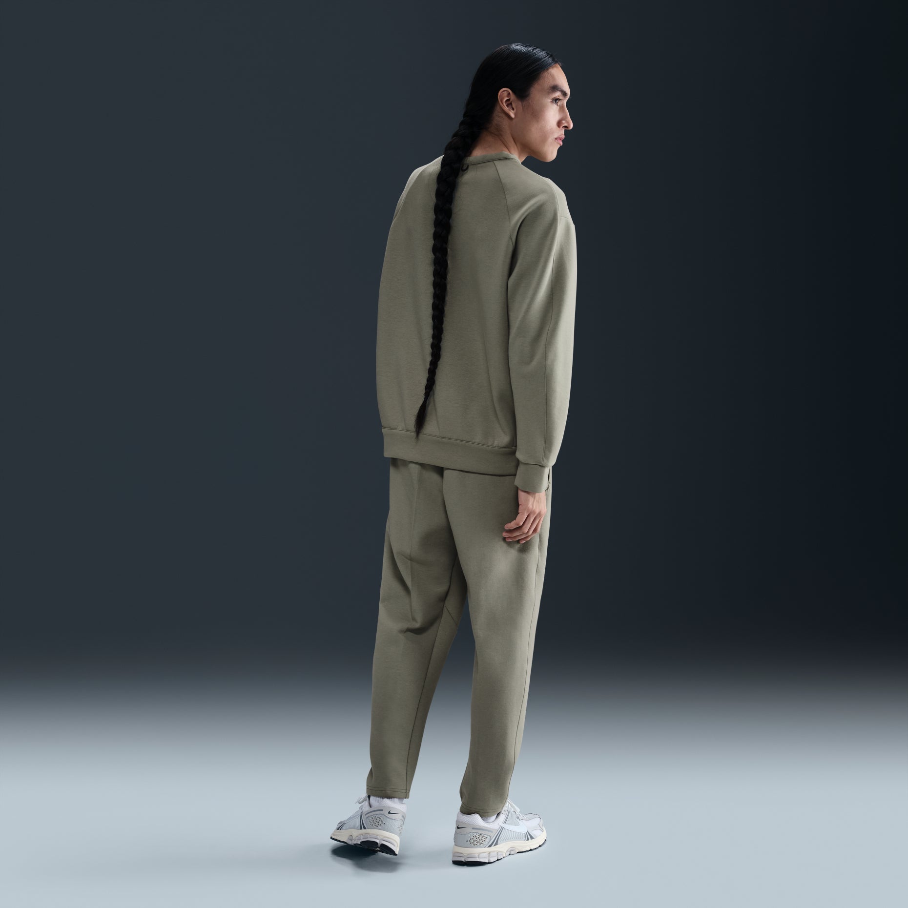 Nike 24.7 Impossiblysoft Dri-FIT Crew Asia Sizing 'Light Army' HQ6965-320