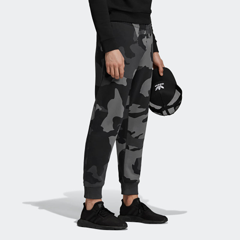 adidas originals R.Y.V. Camo Sweatpants Black ED7172