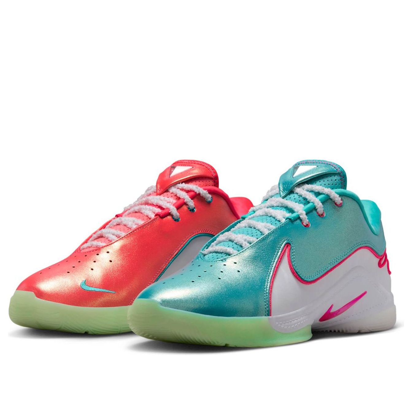Nike LeBron 22 'Christmas' HV5148-600