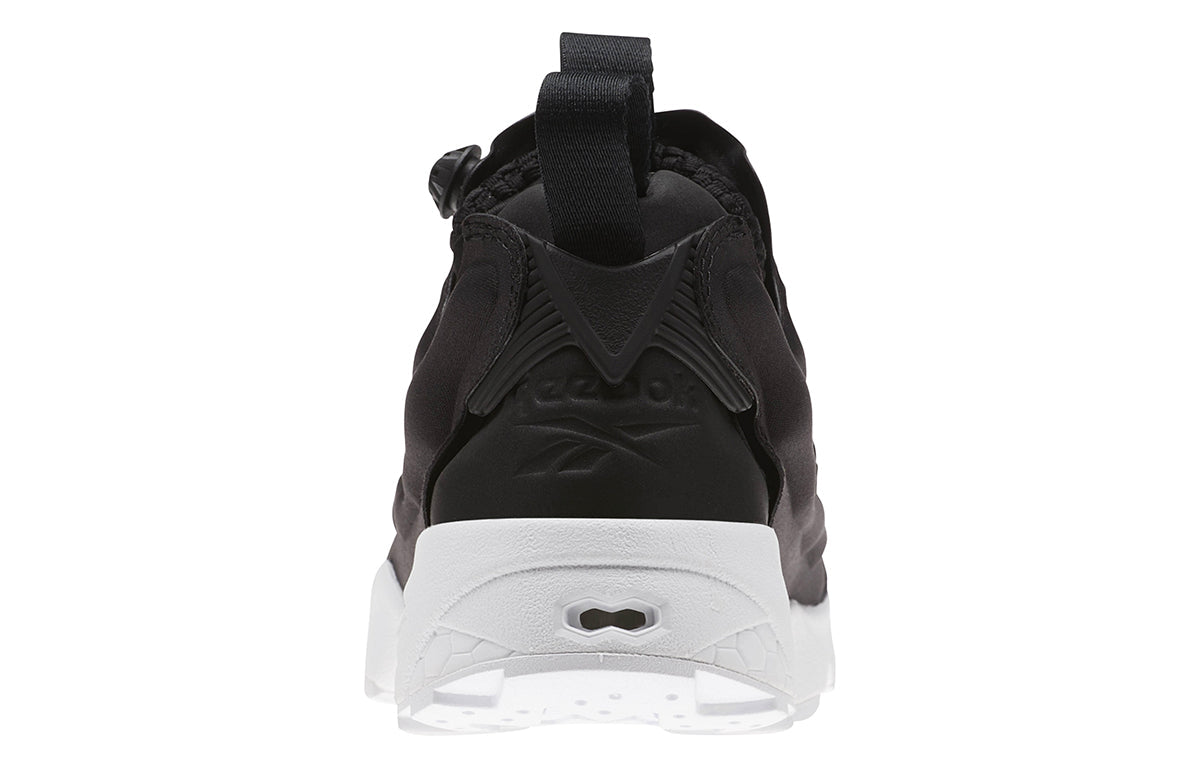 (WMNS) Reebok Instapump Fury Woven Running Shoes Black/White CM9791