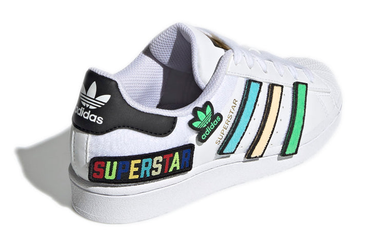 (GS) adidas Superstar 'Patches' Q47342