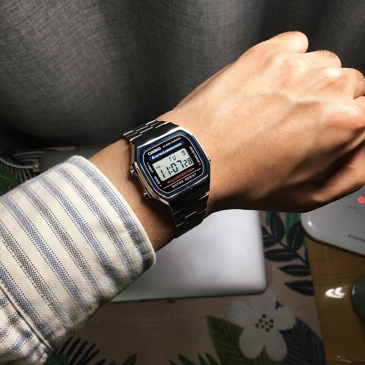 CASIO Unisex with Stainless Steel Bracelet Waterproof Mens Silver Digital A168WA-1W