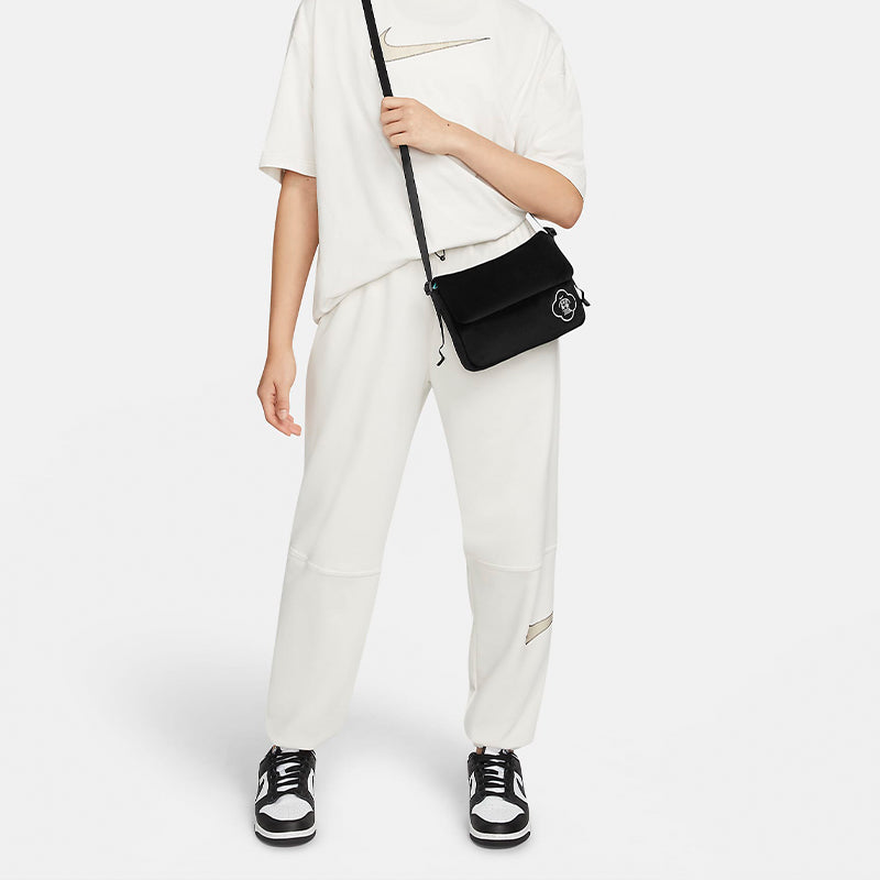 Nike Futura Shoulder Bag 'Black' DQ3501-010