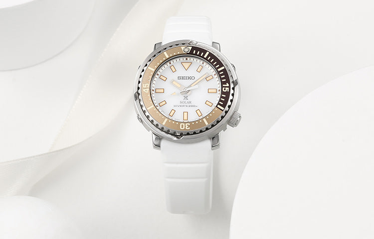 SEIKO PROSPEX Series Solar Quartzes Christmas Limited White SUT407P1