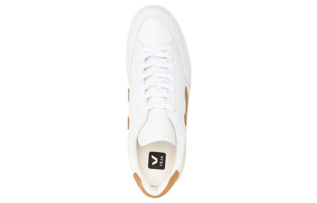 Veja V-12 Leather 'Extra White Camel' XD0202322