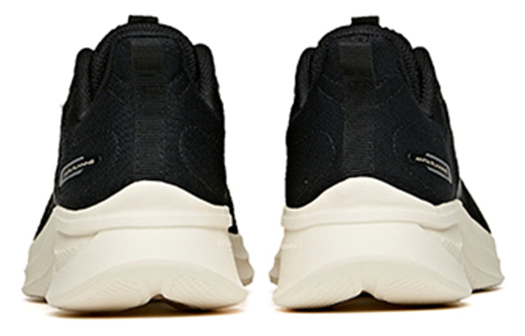 (WMNS) ANTA Running Series Sneakers Nitrogen 'Black White' 122235570S-1