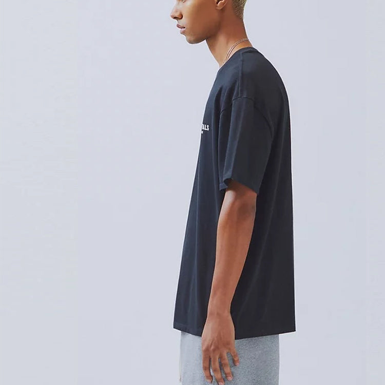 Fear of God Essentials Boxy Black Logo Tee 0125250500094001