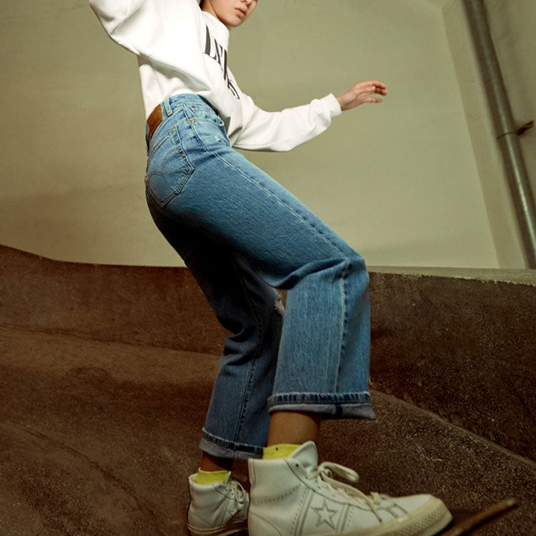 (WMNS) Levi's Short Casual Fleece Lined T-Shirt 'White' 85283-0000