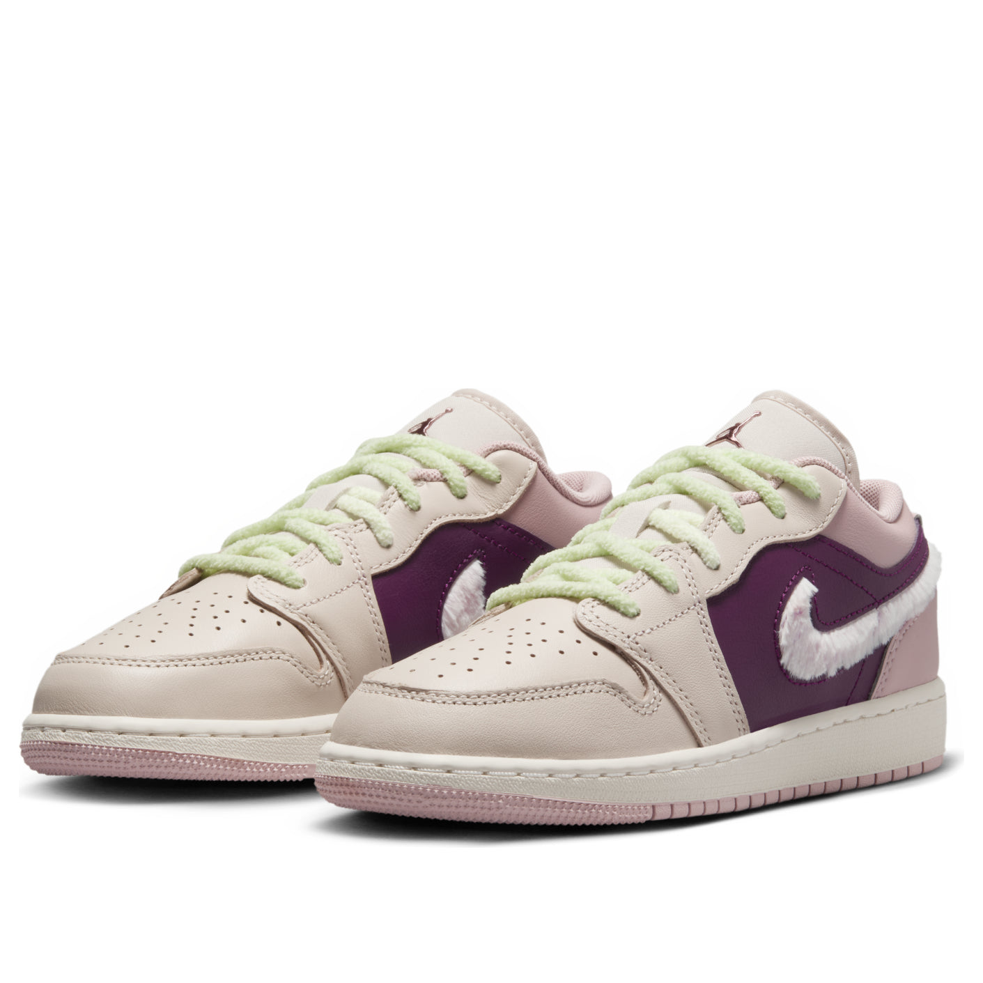 (GS) Air Jordan 1 Low SE 'Fur Swoosh' FZ3928-200
