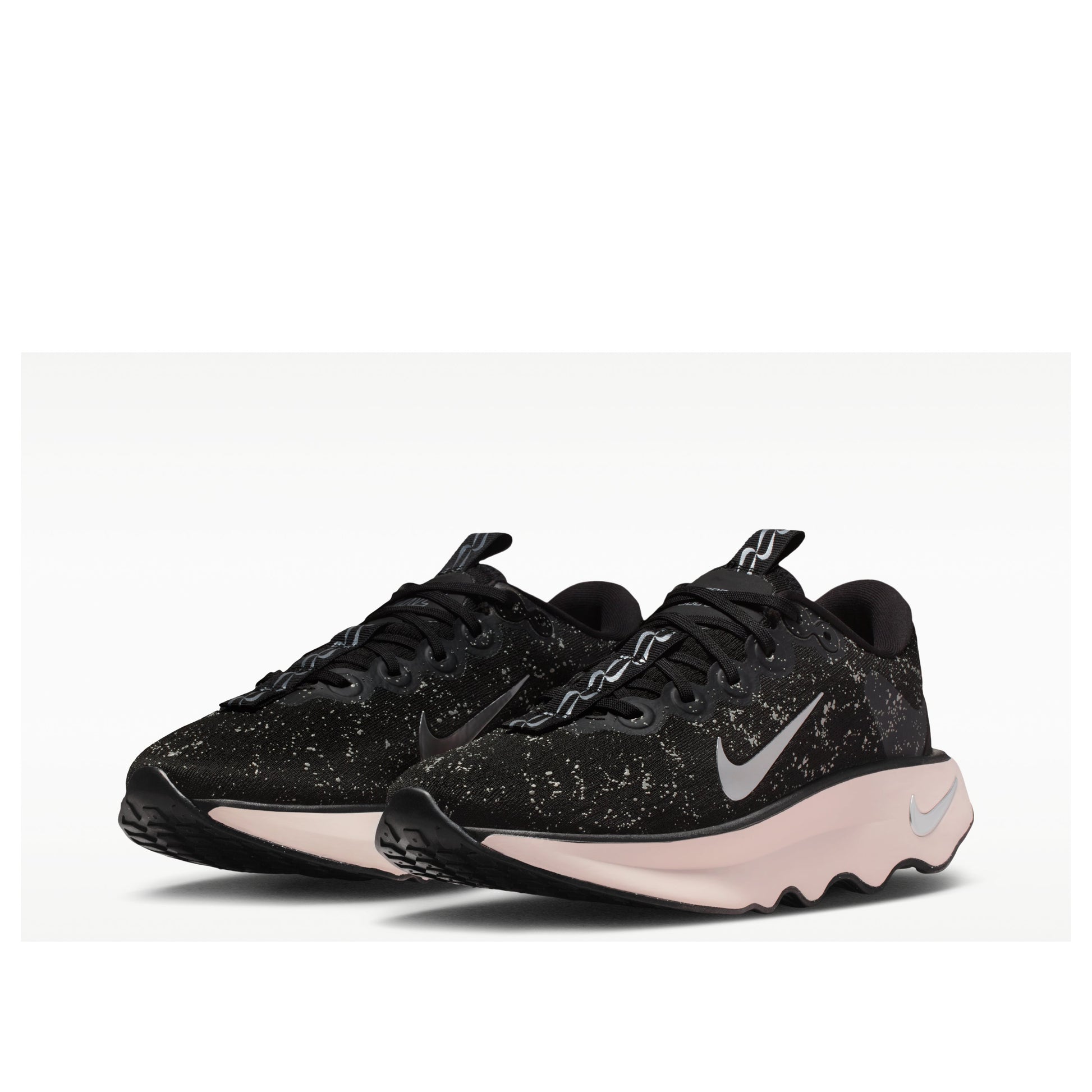 (WMNS) Nike Motiva SE 'Black Silt Red' HV2023-001