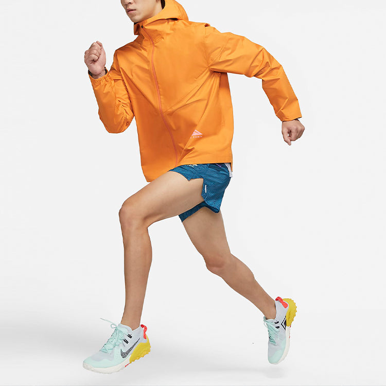 Men's Nike Trail Series Gore-Tex Solid Color Micro Mark Logo Printing Zipper Hooded Jacket Light Curry Yellow DM4660-738