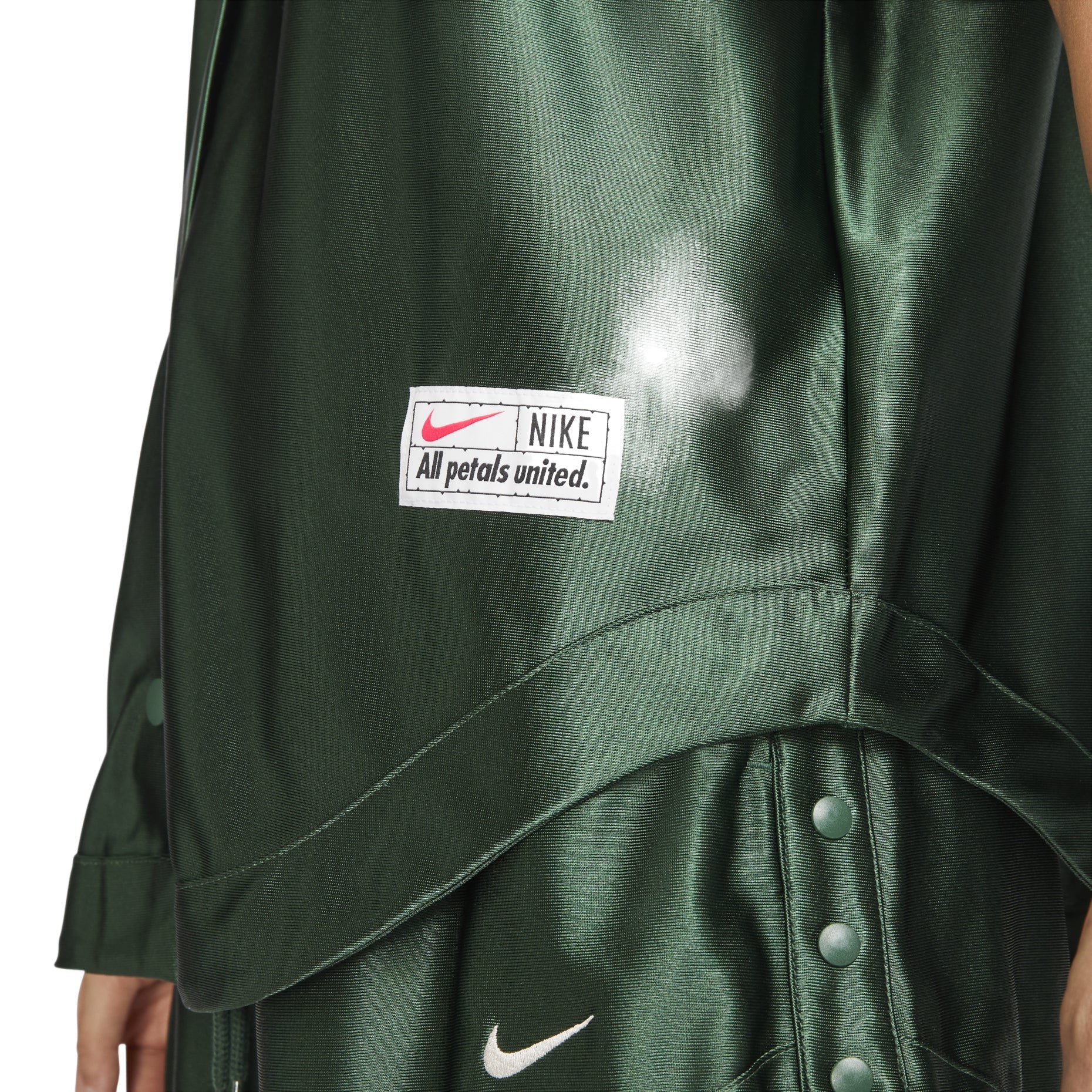 (WMNS) Nike Sportswear Shirt 'Green' FQ0700-323