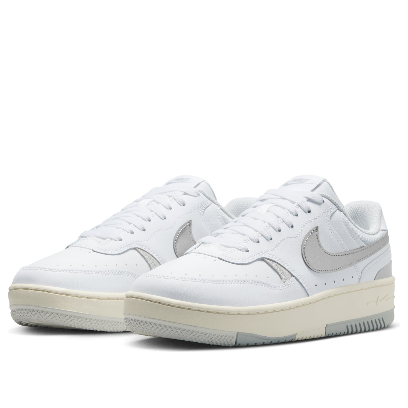 (WMNS) Nike Gamma Force 'White Light Smoke Grey Metallic Silver' HQ1674-100