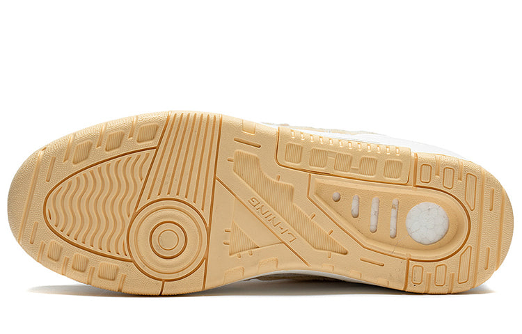 (WMNS) Li-Ning RSR 101 Low x Disney Chip 'n' Dale 'White Yellow' ABCS108-3