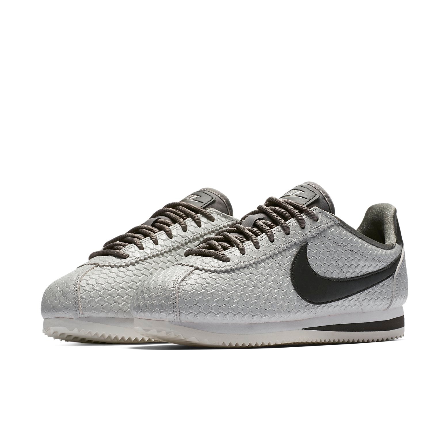 (WMNS) Nike Classic Cortez SE 'Metallic Silver' 902856-006