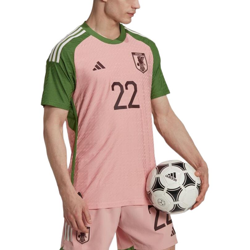 adidas FW22 LogoT HS5759