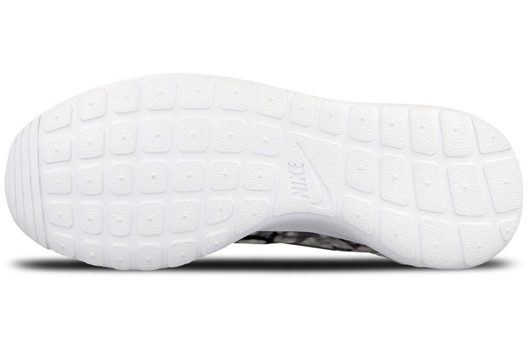 (WMNS) Nike Roshe One 'Wolf Grey' 819960-001