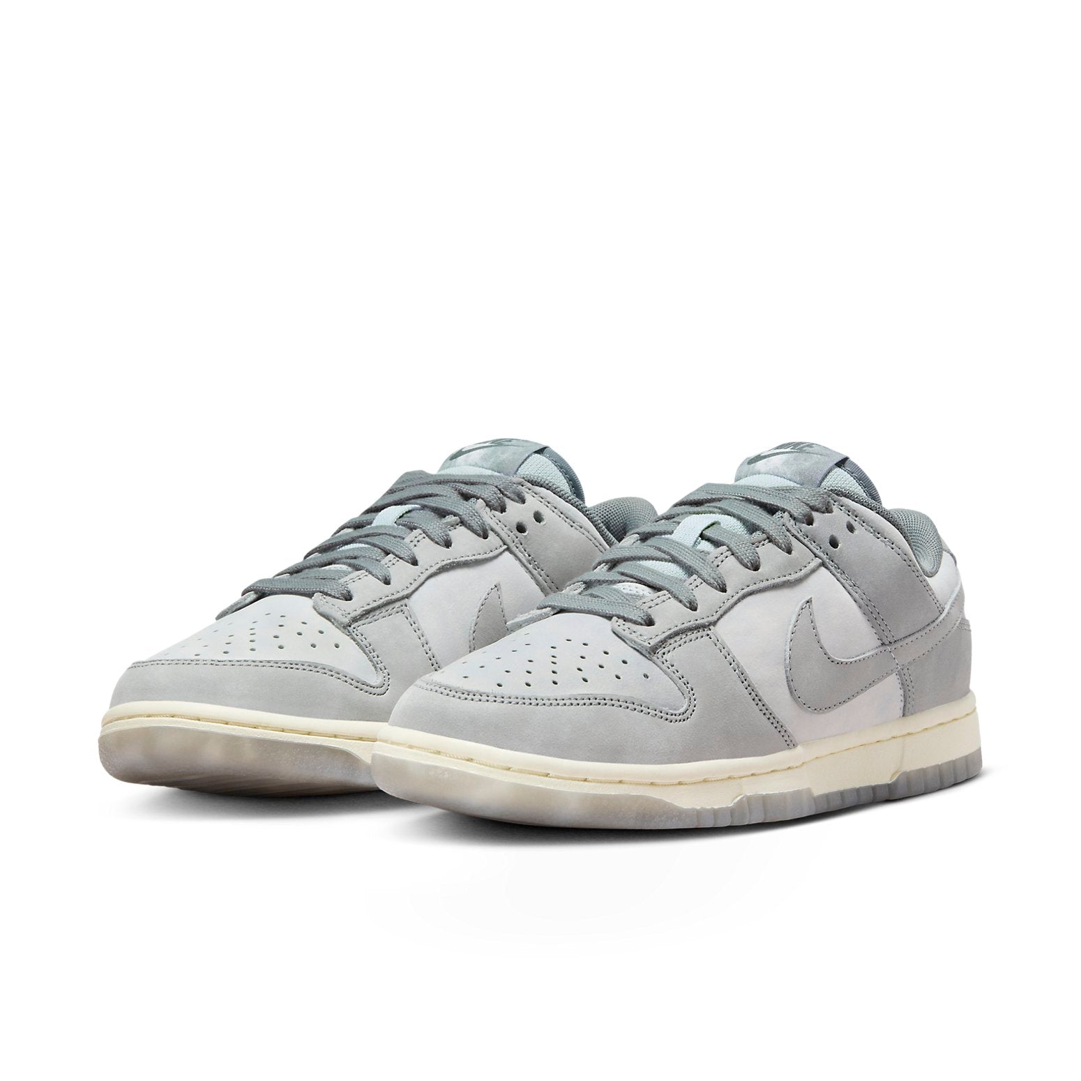 (WMNS) Nike Dunk Low 'Cool Grey' FV1167-001