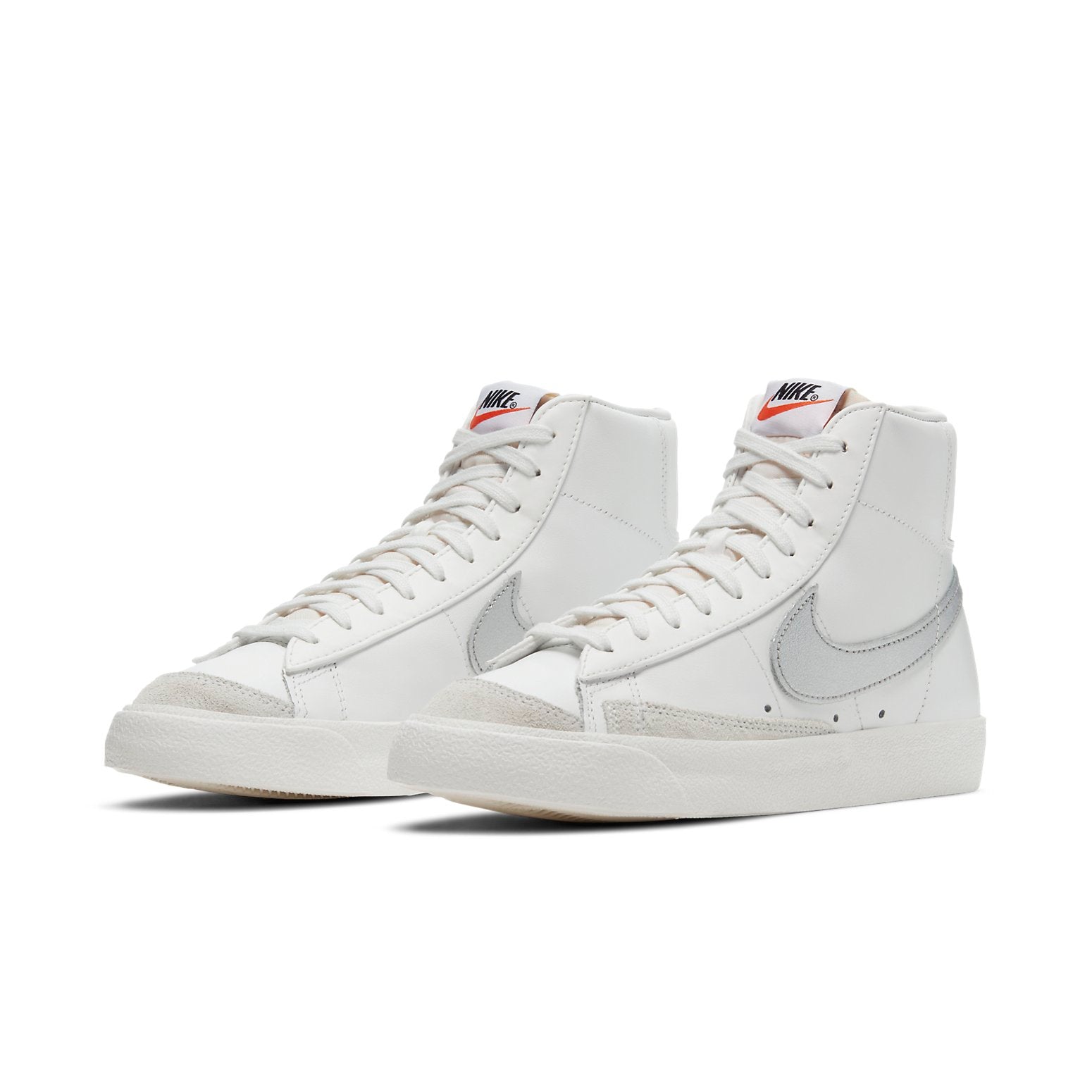 (WMNS) Nike Blazer Mid '77 'White Silver Metallic' CZ1055-112