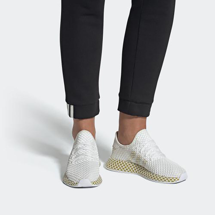(WMNS) adidas Deerupt Runner 'White Gold Metallic' CG6087