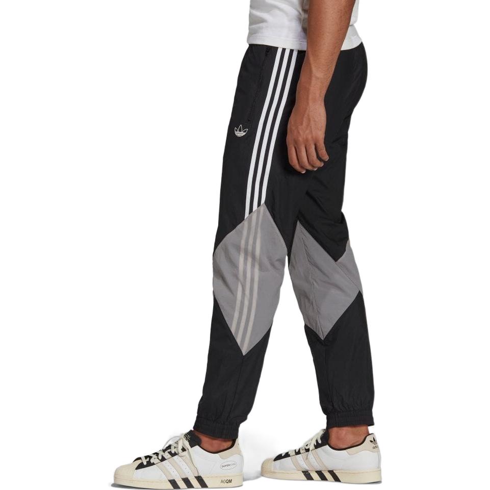 adidas originals Logo HE4715
