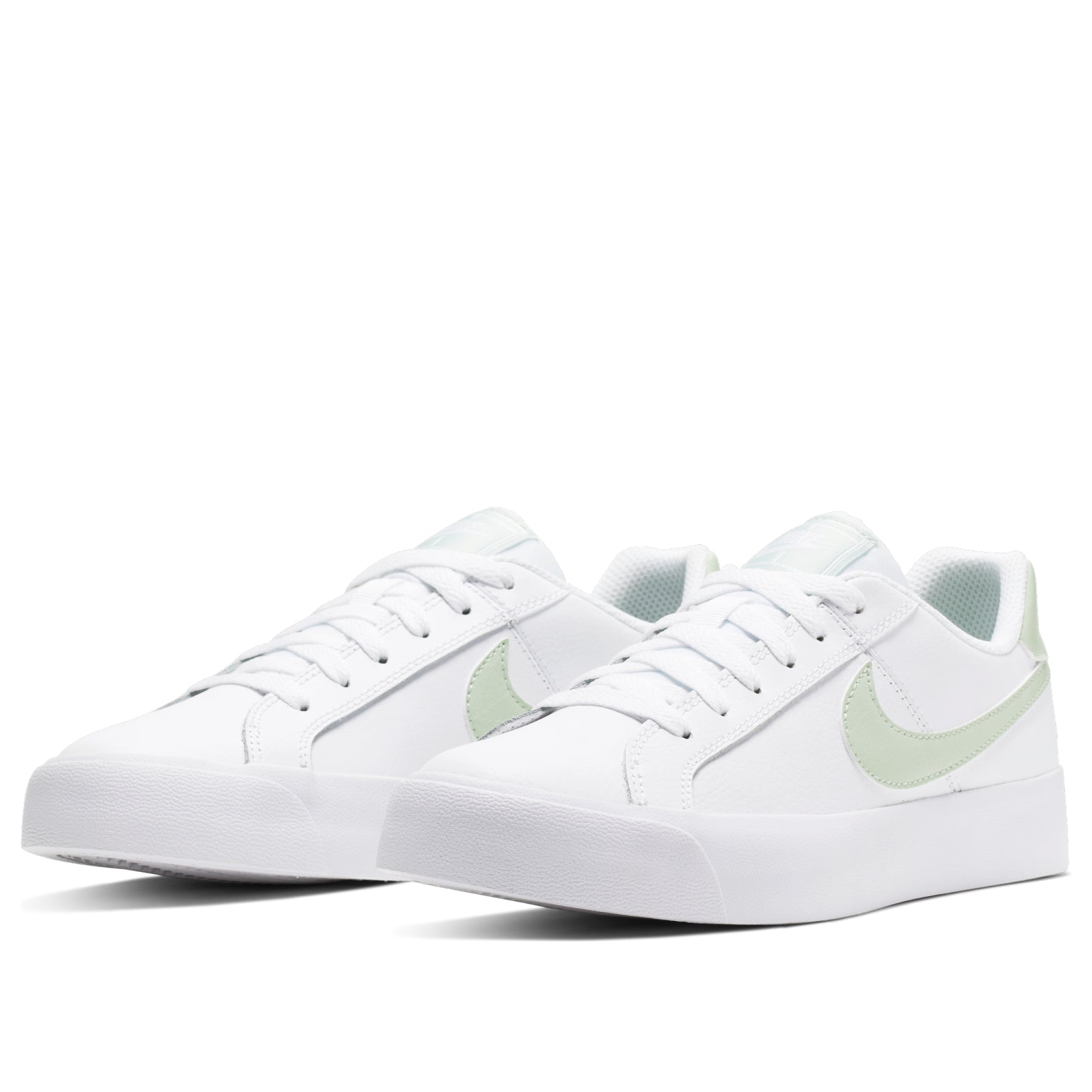 (WMNS) Nike Court Royale 'White Green' AO2810-111