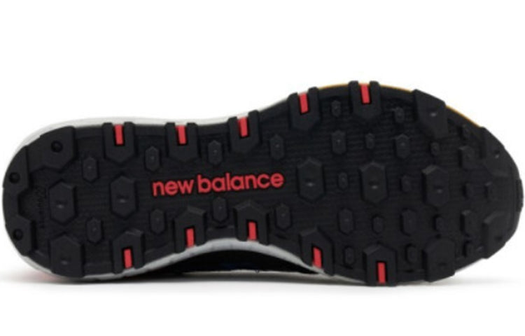 (WMNS) New Balance Fresh Foam Crag v2 Trail 'Black Red' WTCRGLS2