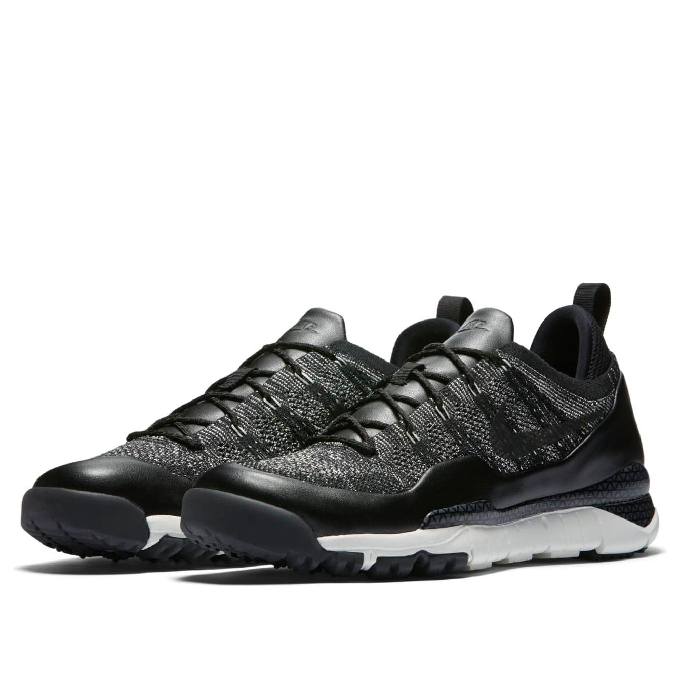 Nike Lupinek Flyknit Low 'Black' 882685-100